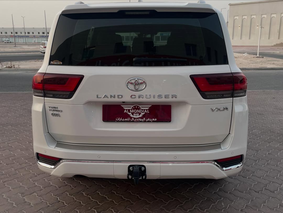 Toyota Land Cruiser VX.R - Image 4