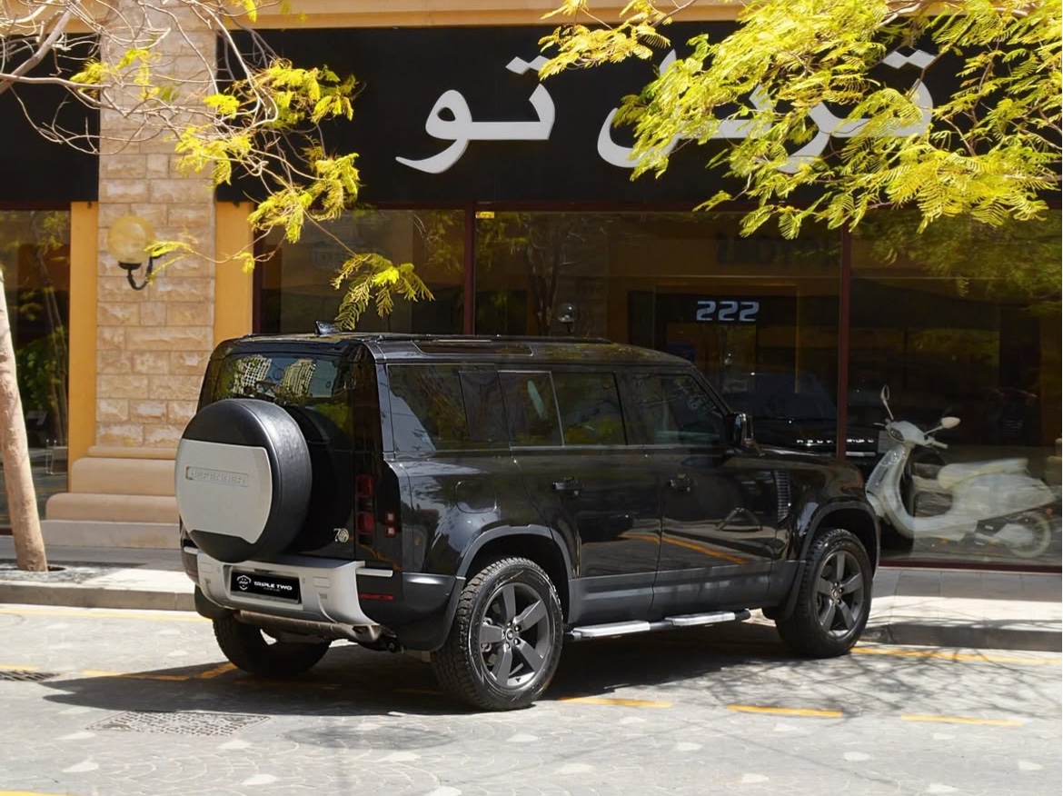 Land Rover Defender 110 S - Image 3