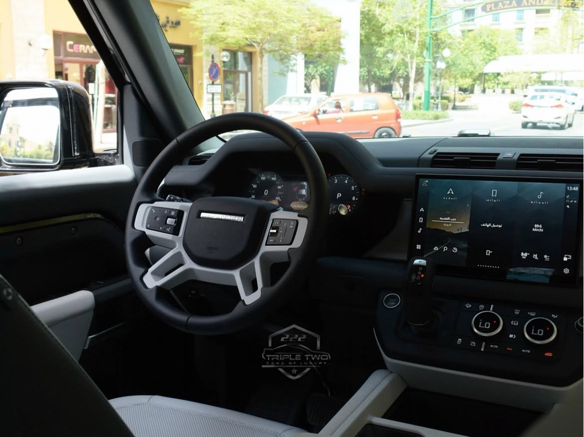 Land Rover Defender 110 S - Image 4