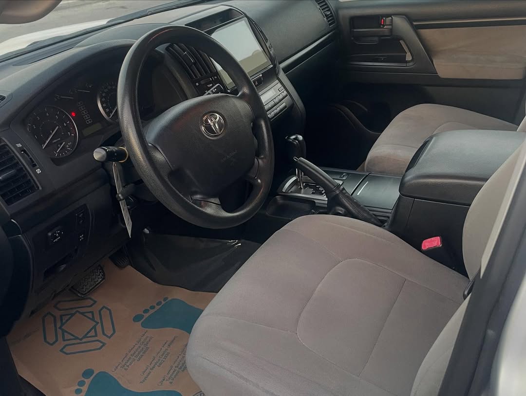 Toyota Land Cruiser G standard - Image 3