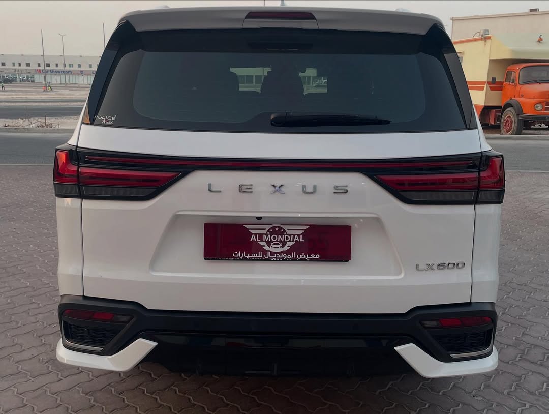 Lexus LX 600 - Image 2