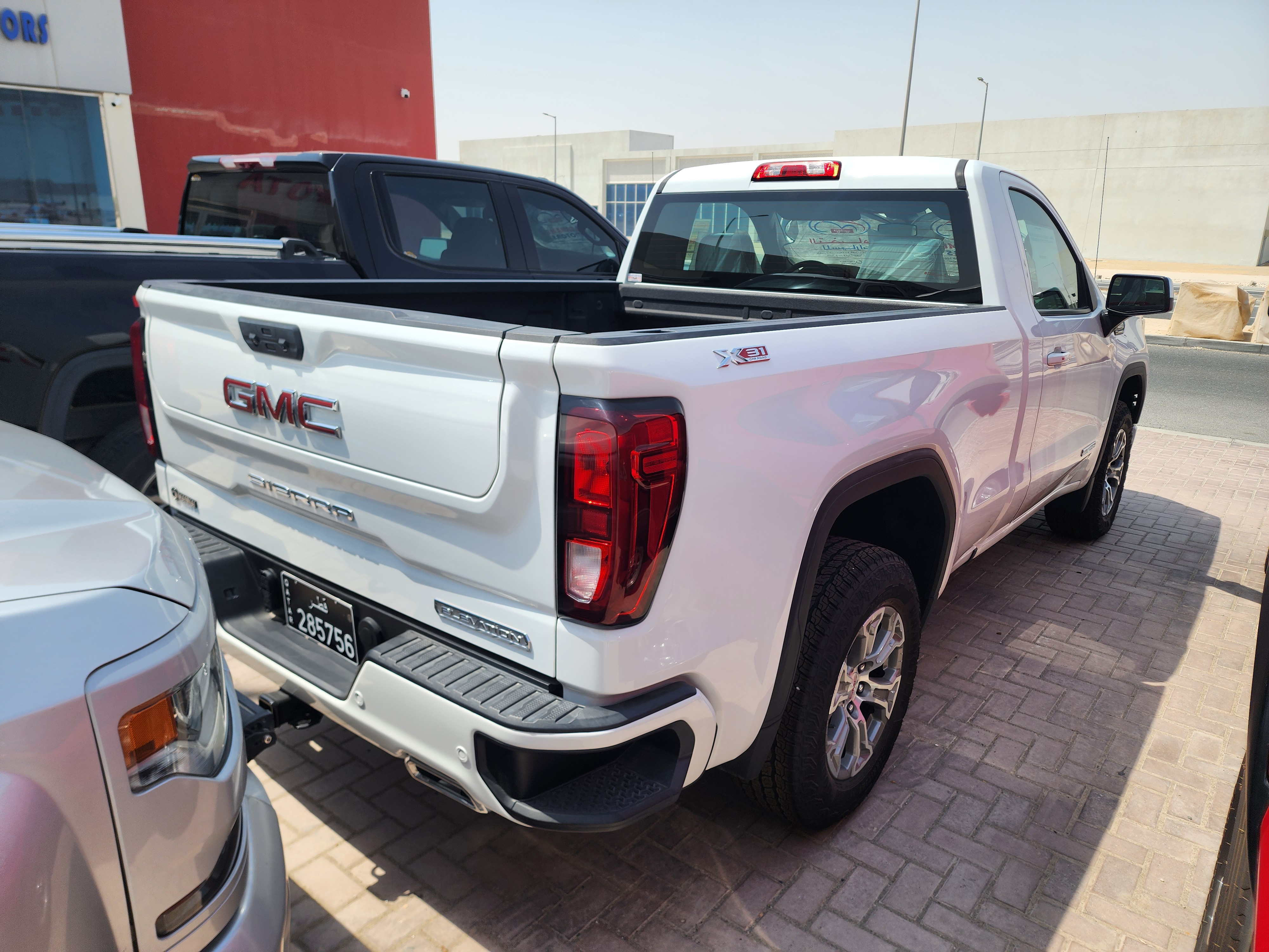 GMC Sierra - Image 2