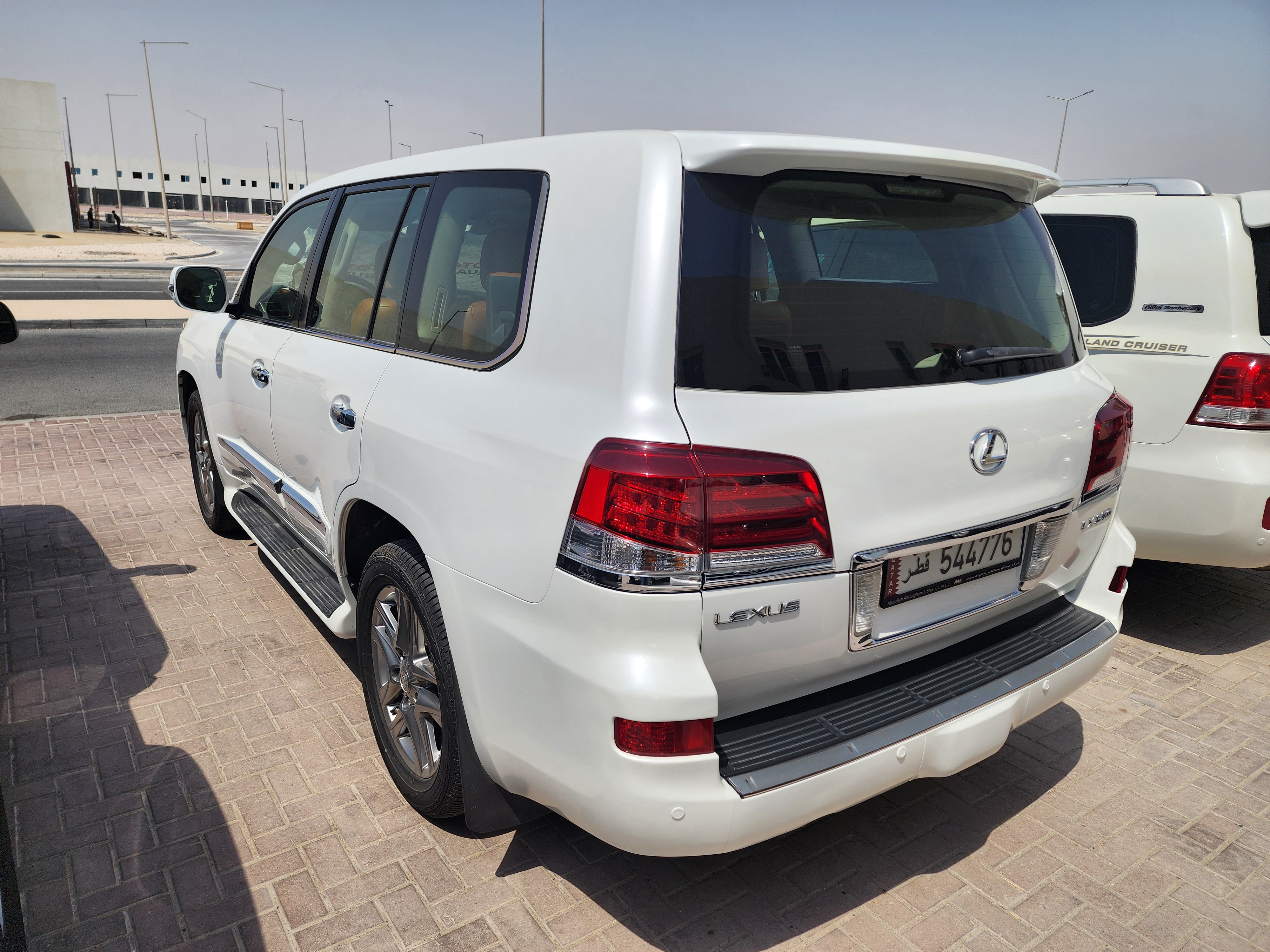 Lexus LX 570 - Image 2