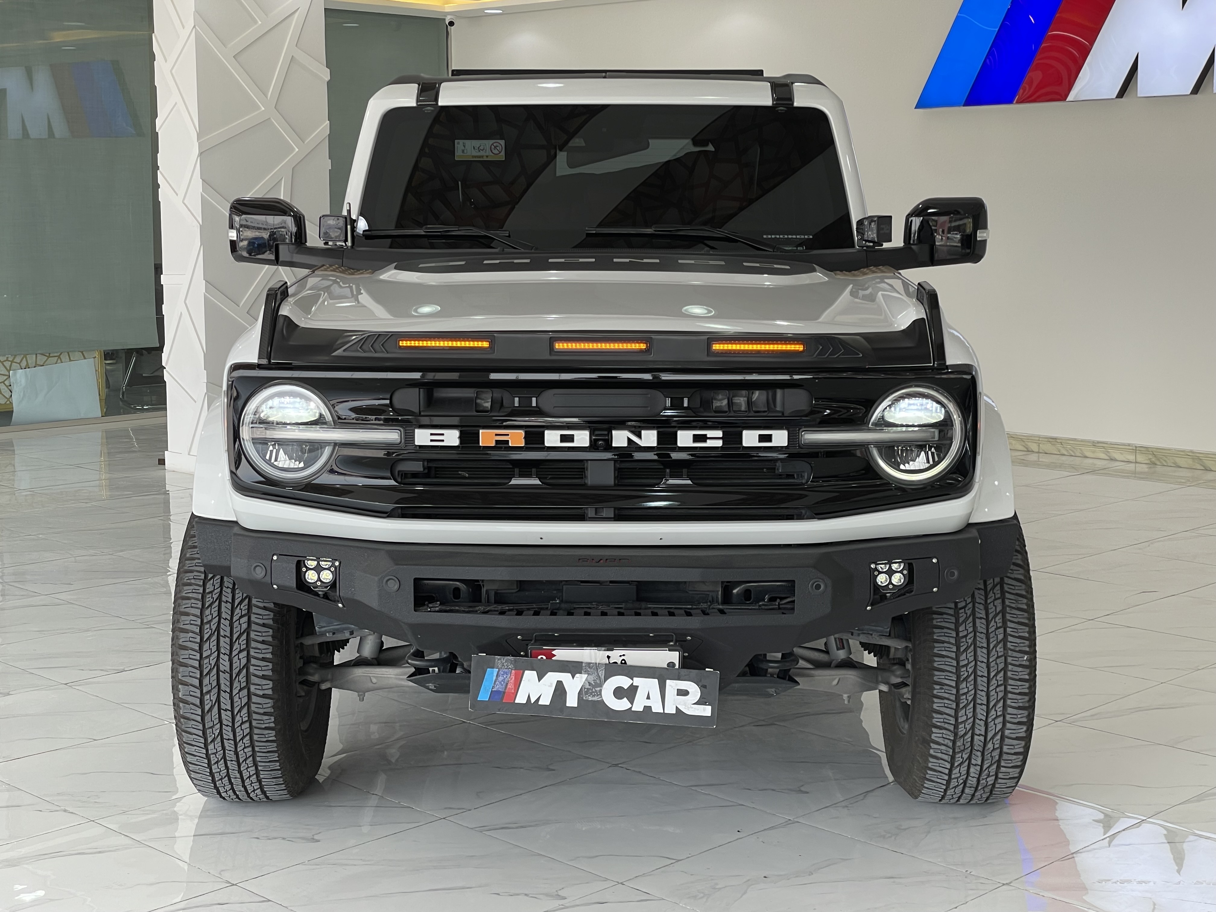 Ford Bronco - Image 2