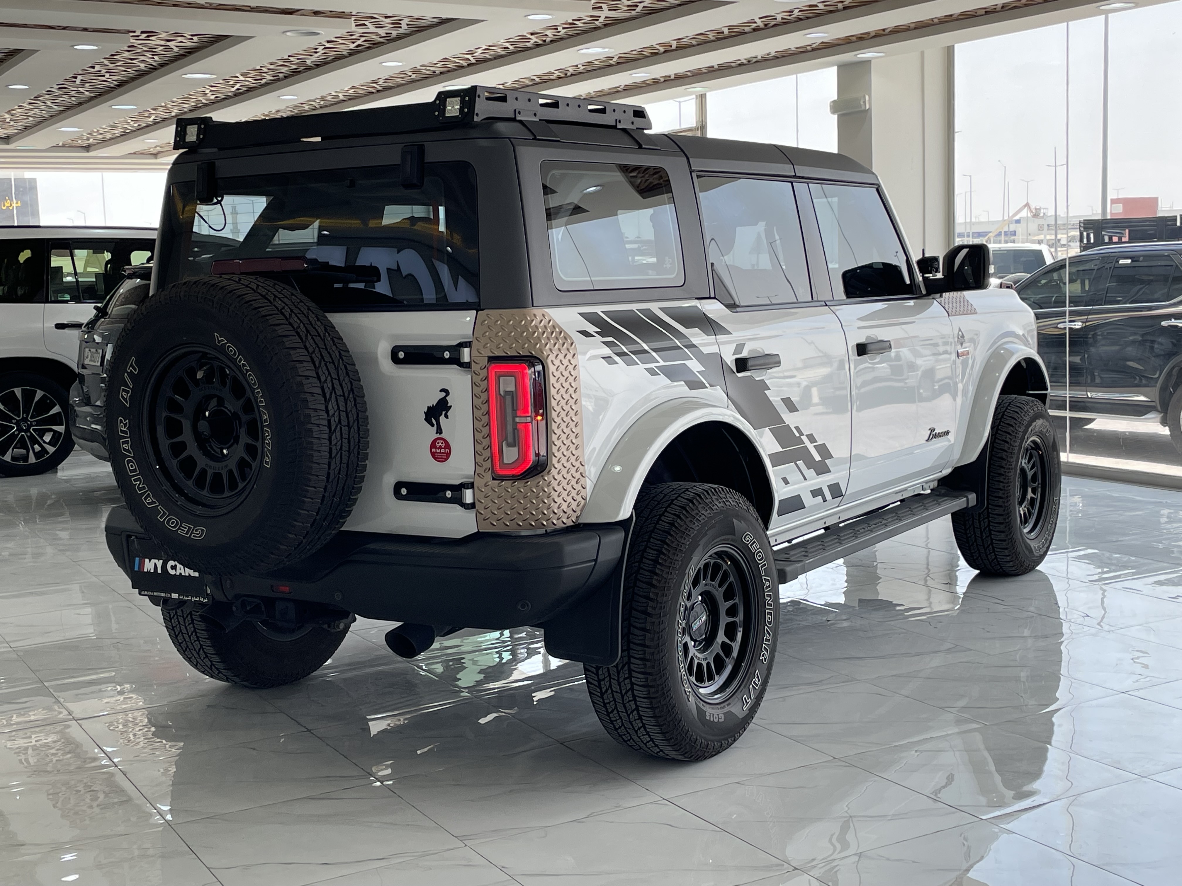 Ford Bronco - Image 3