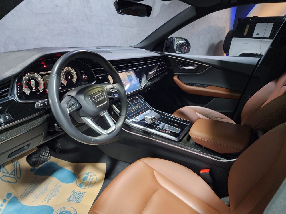 Audi Q8 - Image 2