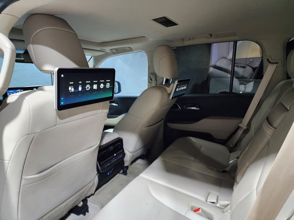 Toyota Land Cruiser GX.R - Image 2