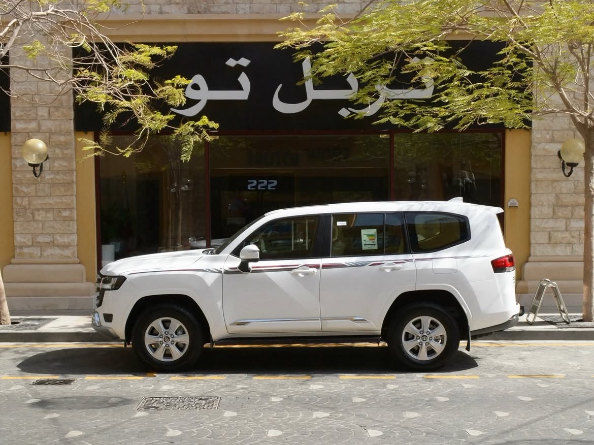 Toyota Land Cruiser GXR v6 - Image 2