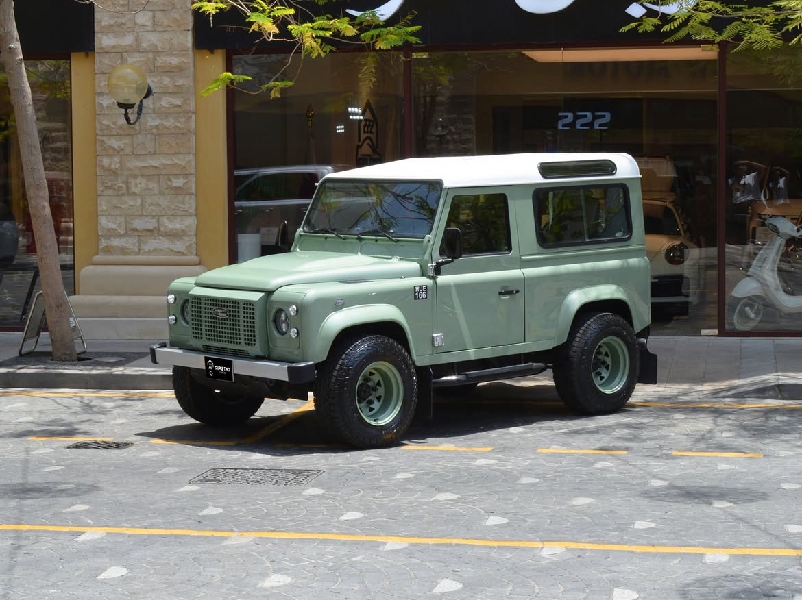 Land Rover Defender