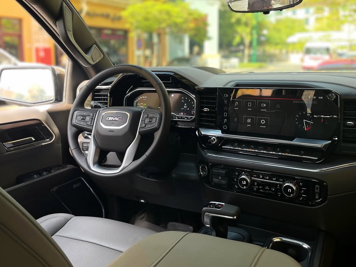 GMC Sierra SLT - Image 4