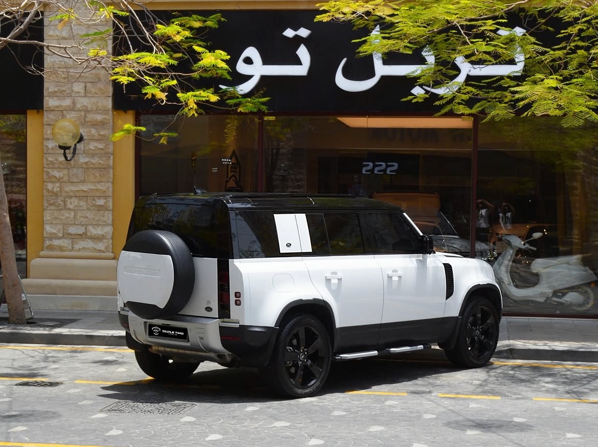Land Rover Defender 110 SE - Image 3