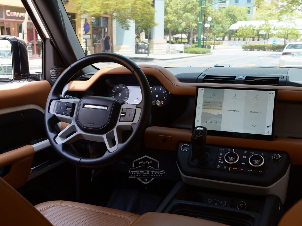 Land Rover Defender 110 SE - Image 4