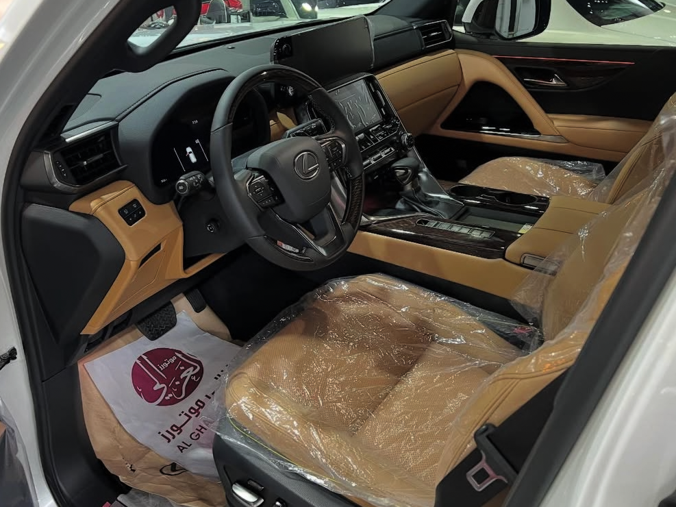 Lexus LX 600 Luxury  2025 - Image 4