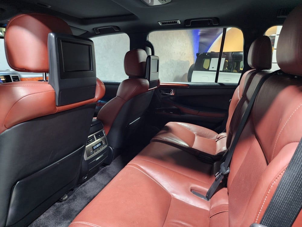 Lexus LX 570 2015 - Image 3