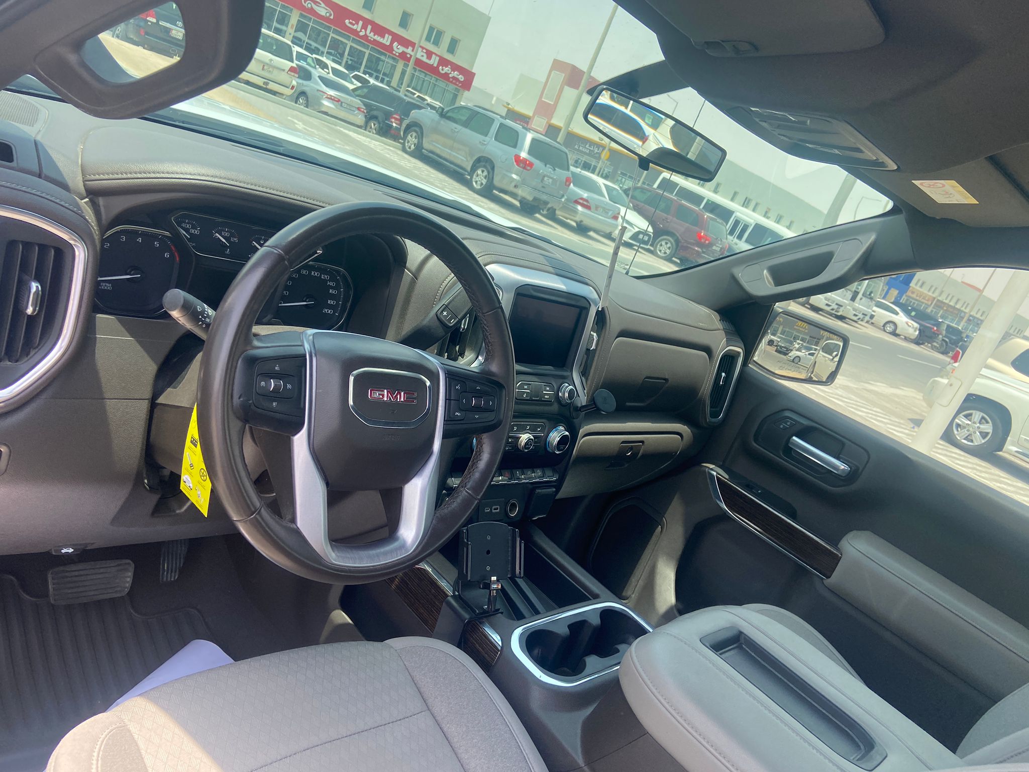 GMC Sierra 2021 - Image 2
