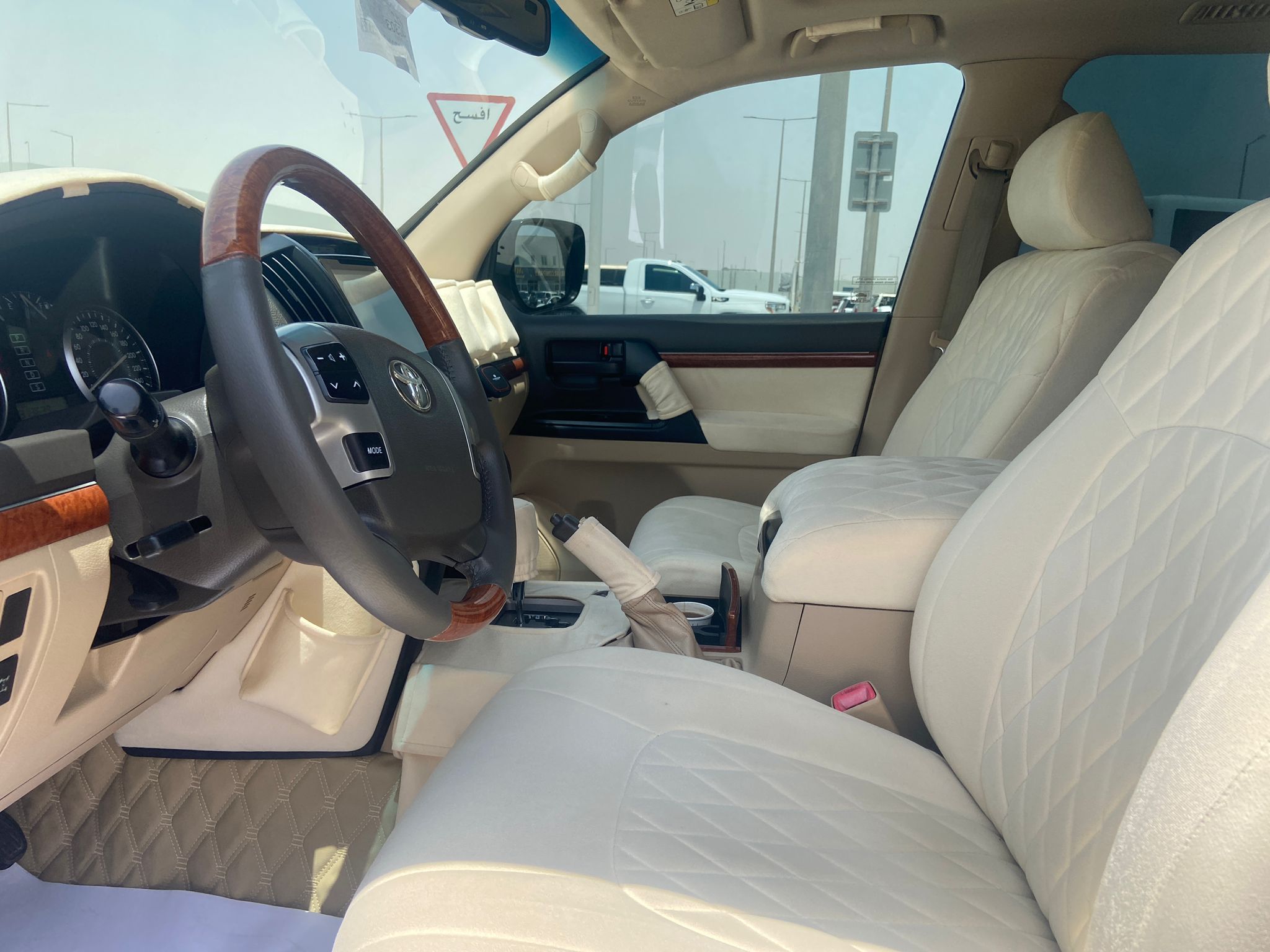 Toyota Land Cruiser GX.R 2014 - Image 3
