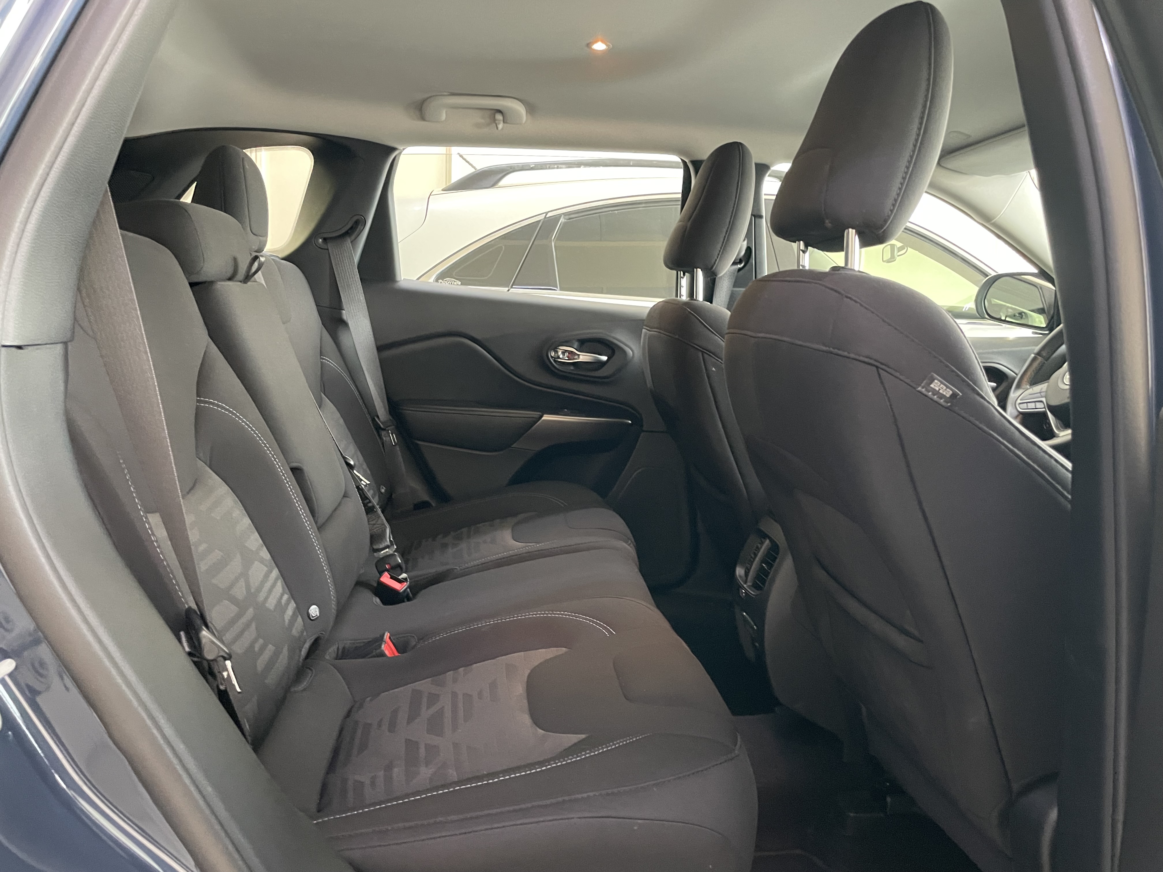 Jeep longitude 2020 - Image 2