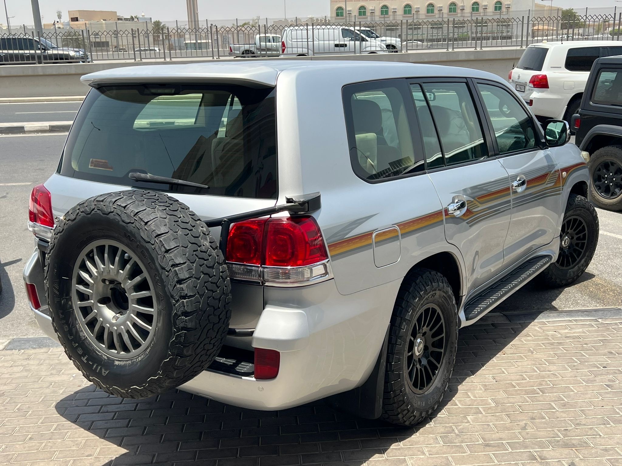 تويوتا لاند كروزر جي اكس ار v8 2008 - Image 3