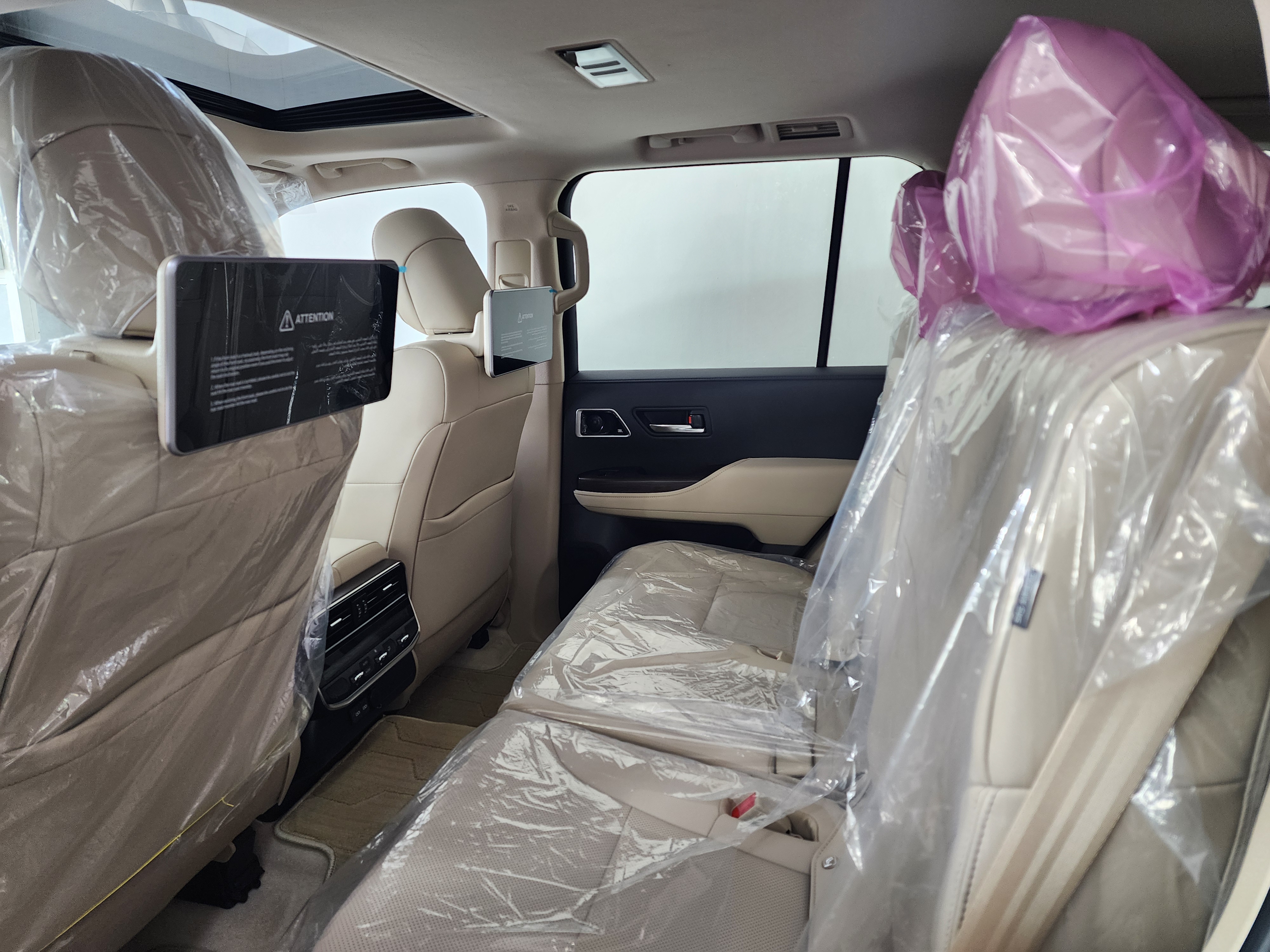 Toyota Land Cruiser VX 2025 - Image 2