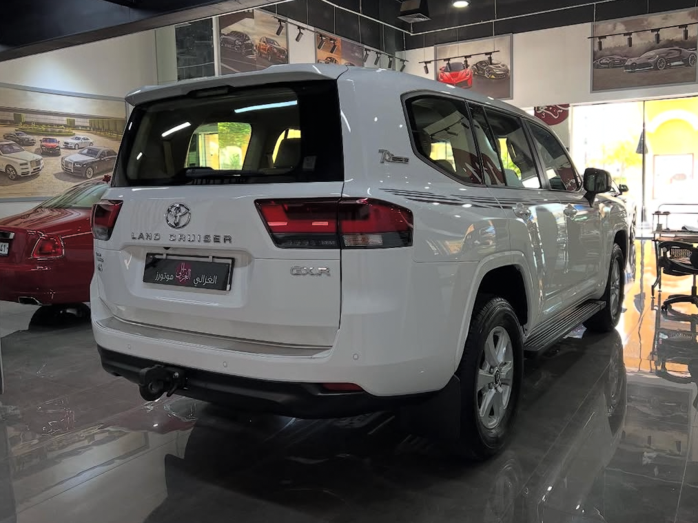 Toyota Land Cruiser GXR Twin Turbo 2022 - Image 4