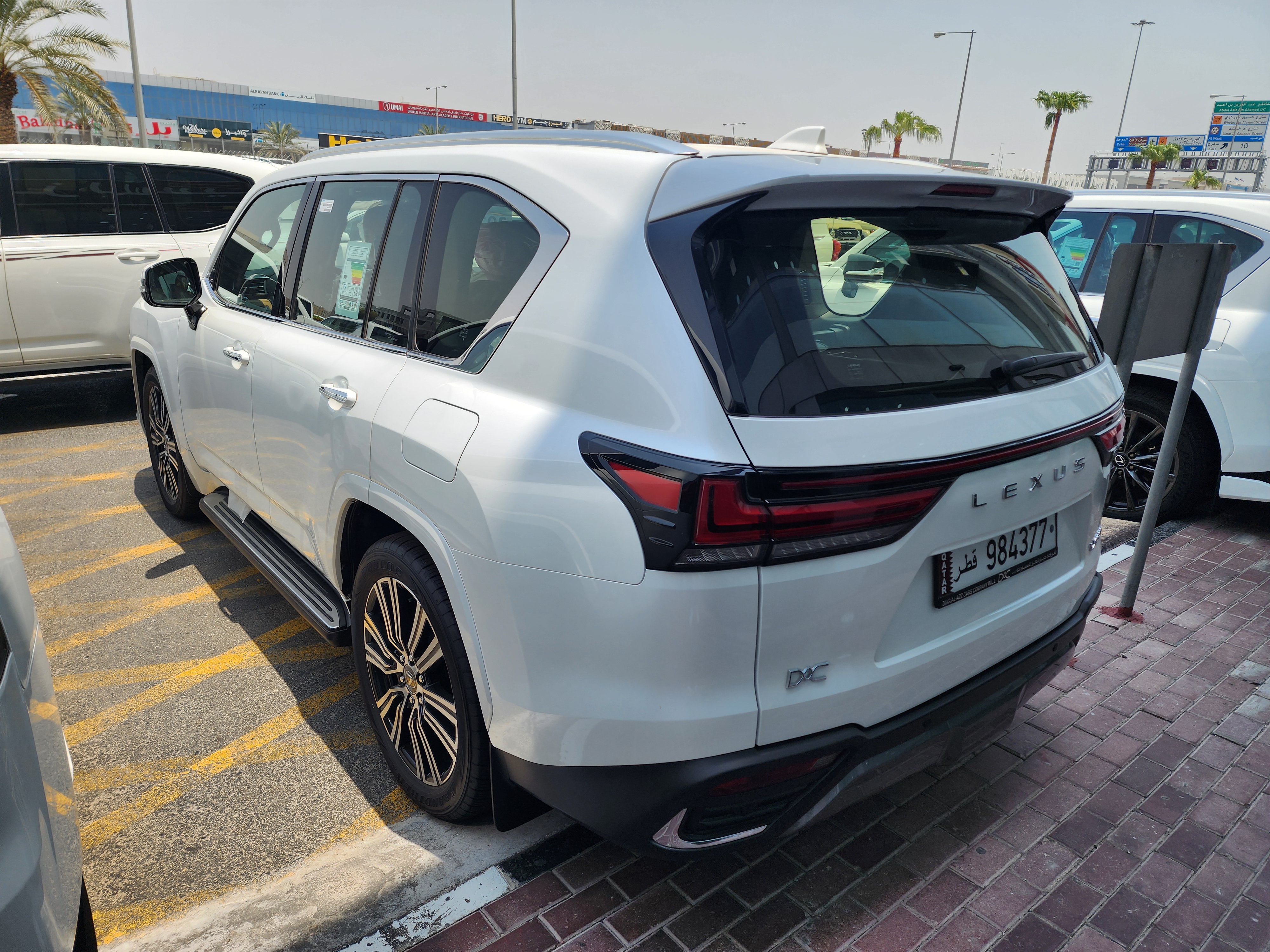 Lexus LX 600  F-Sport 2025 - Image 2