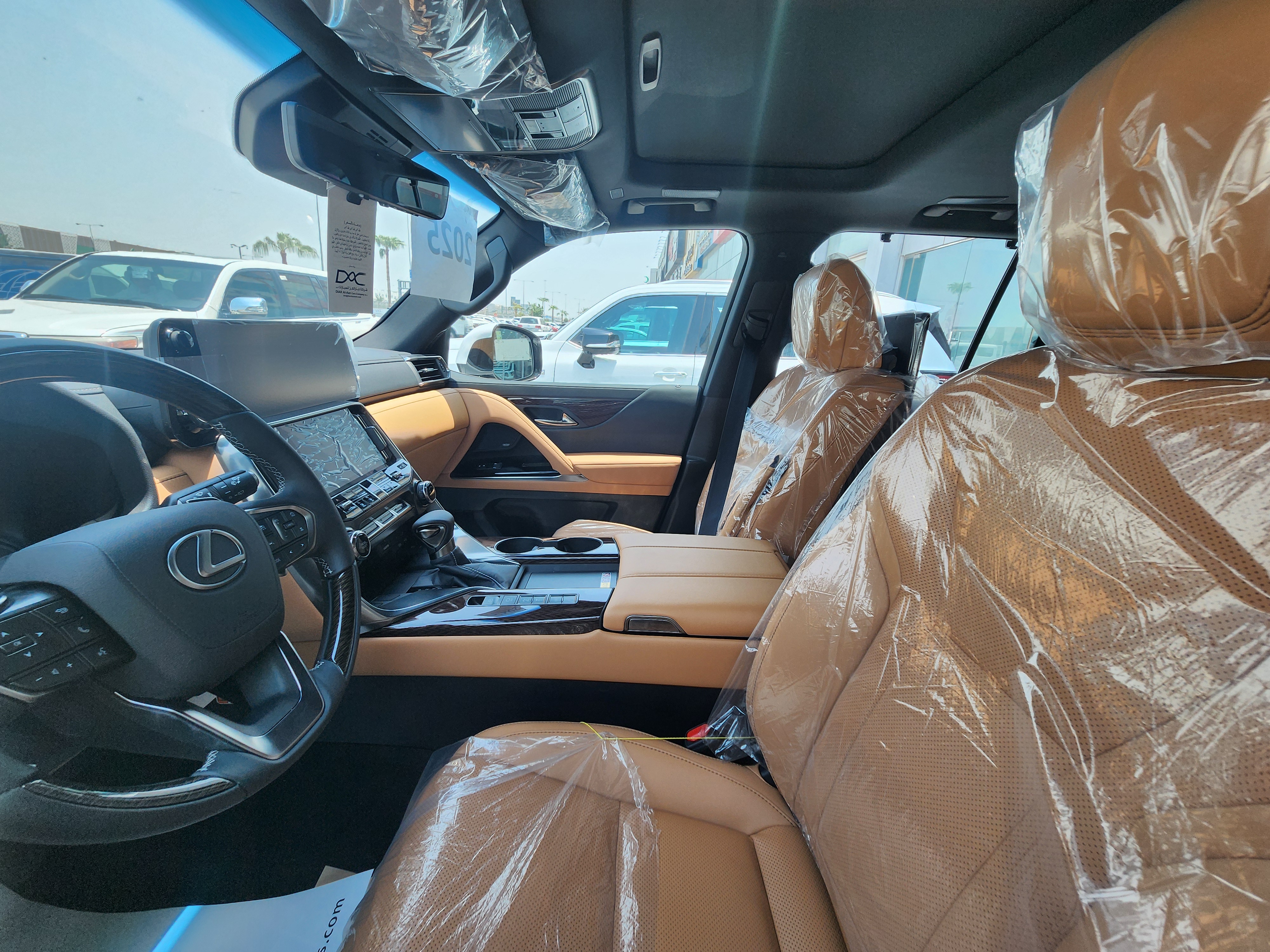 Lexus LX 600  F-Sport 2025 - Image 3