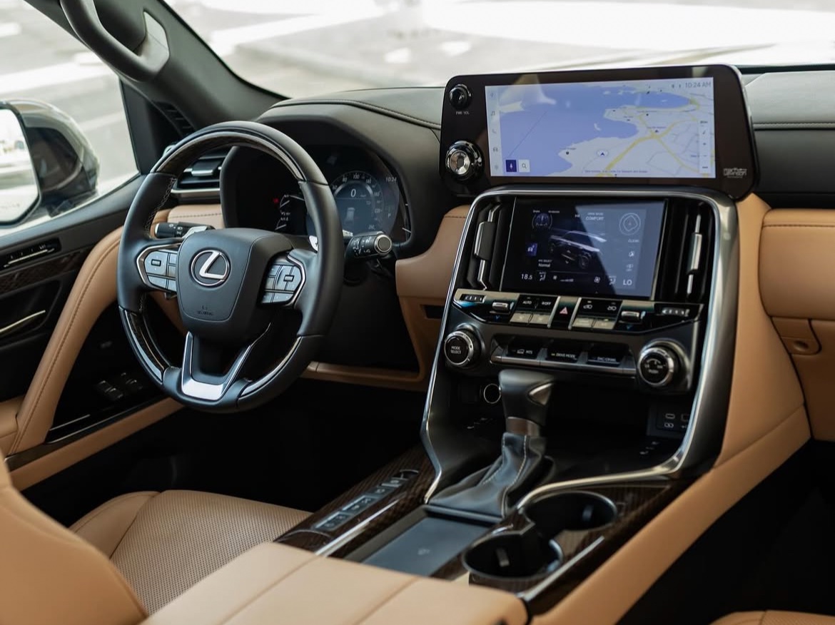 Lexus LX 600 Luxury  2024 - Image 4