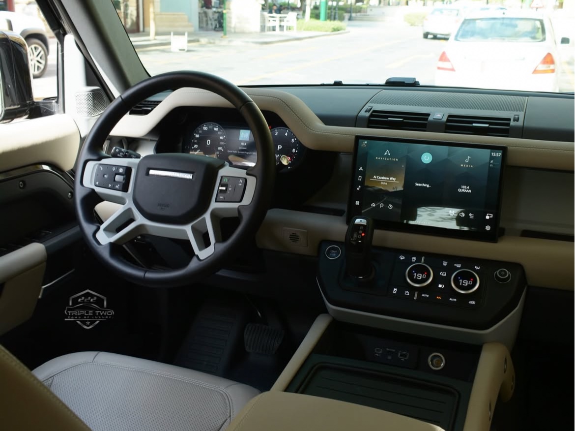 Land Rover Defender 110 S 2024 - Image 4