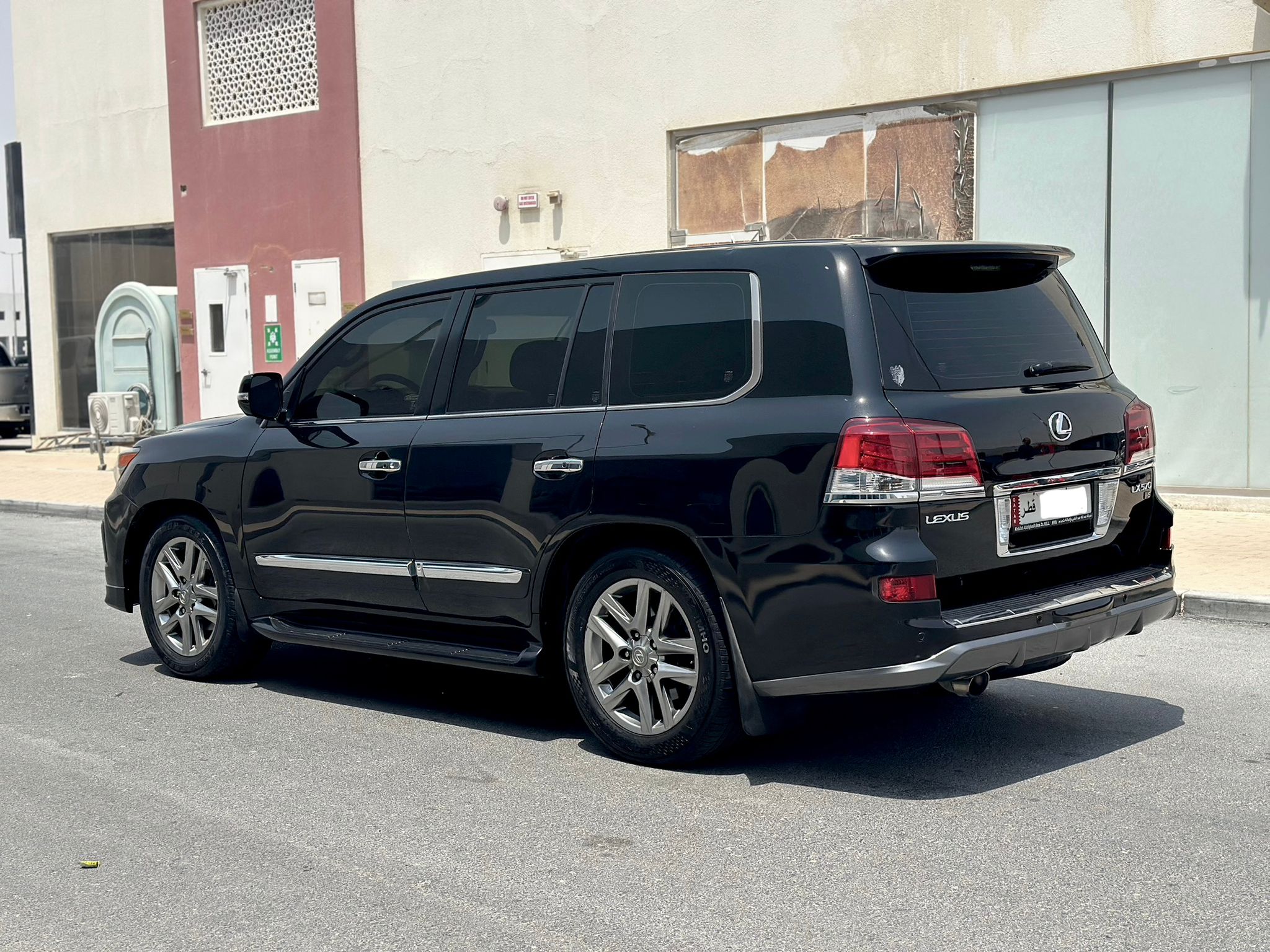 Lexus LX 570 S 2015 - Image 3