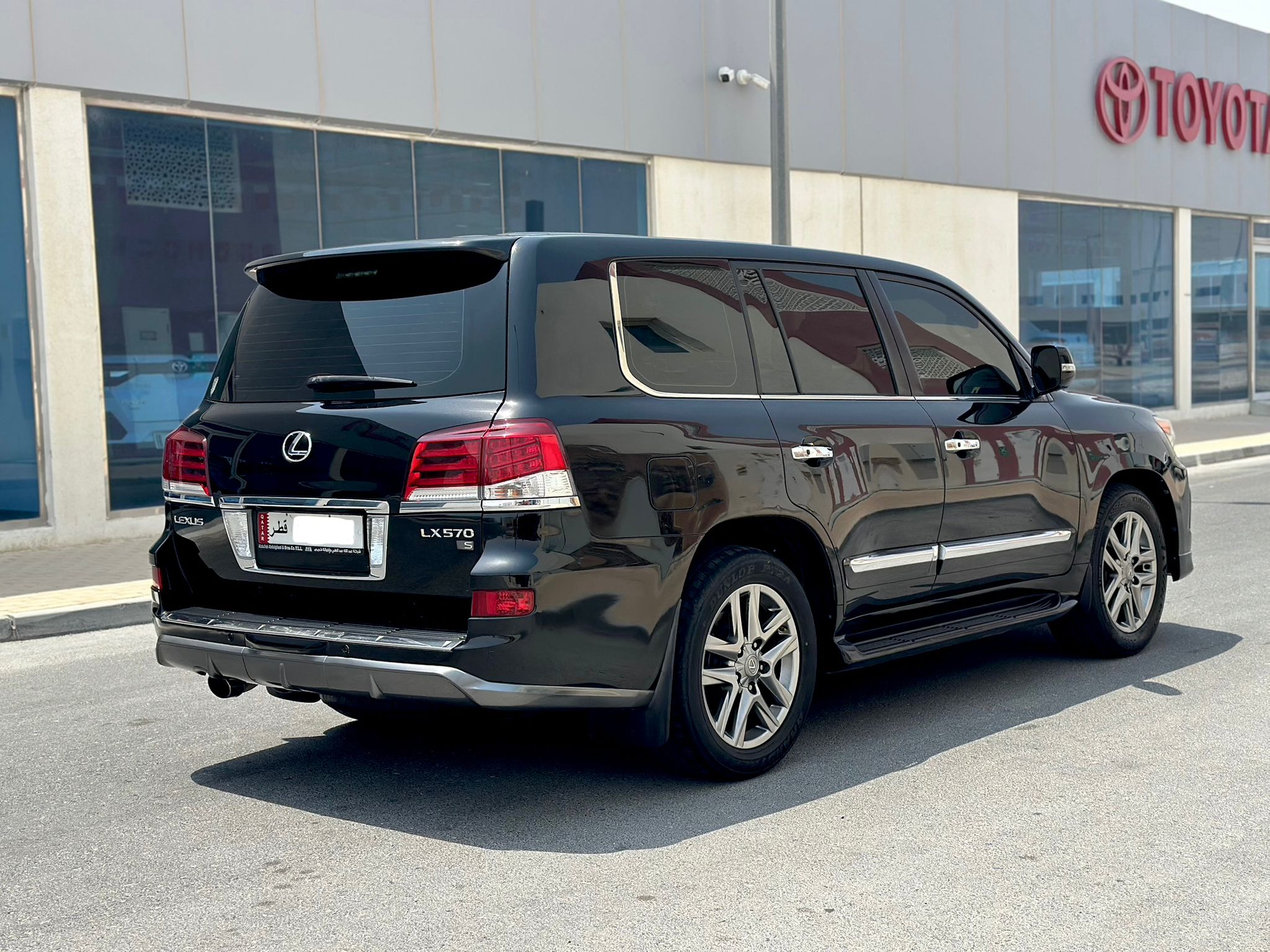 Lexus LX 570 S 2015 - Image 4