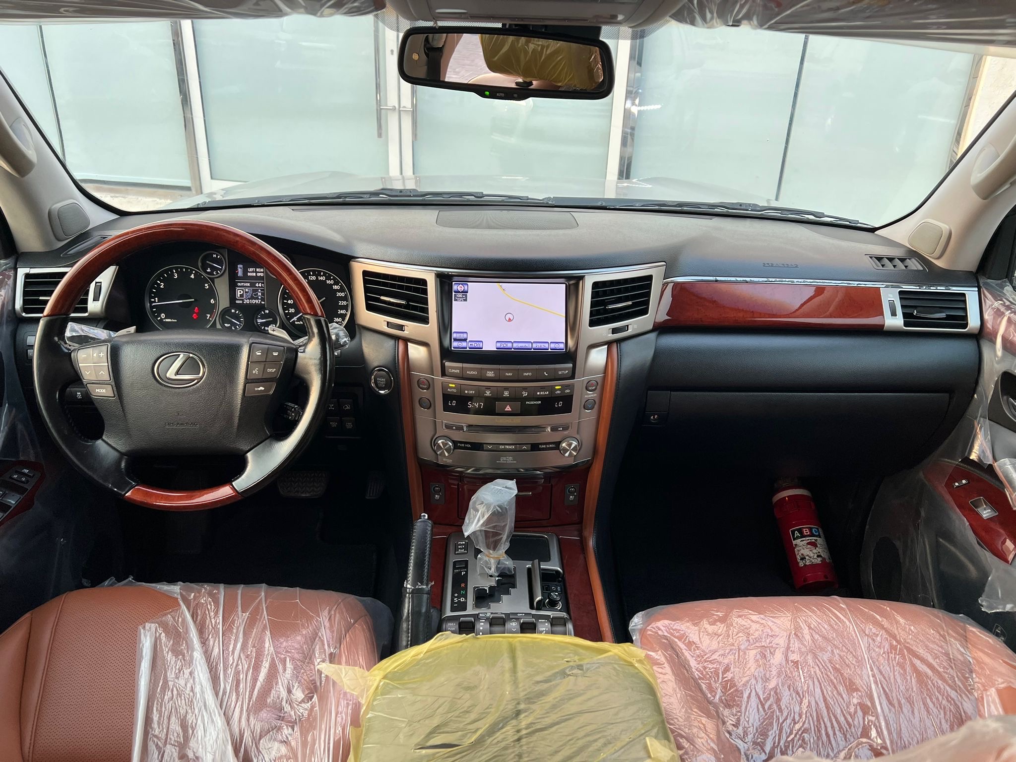 Lexus LX 570 2013 - Image 4