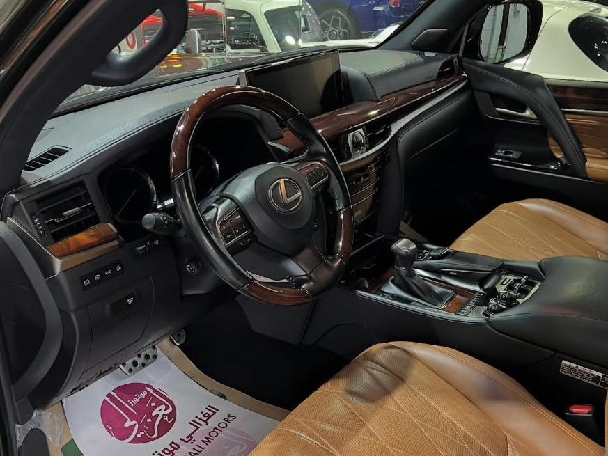 Lexus LX 570 S Black Edition 2021 - Image 4