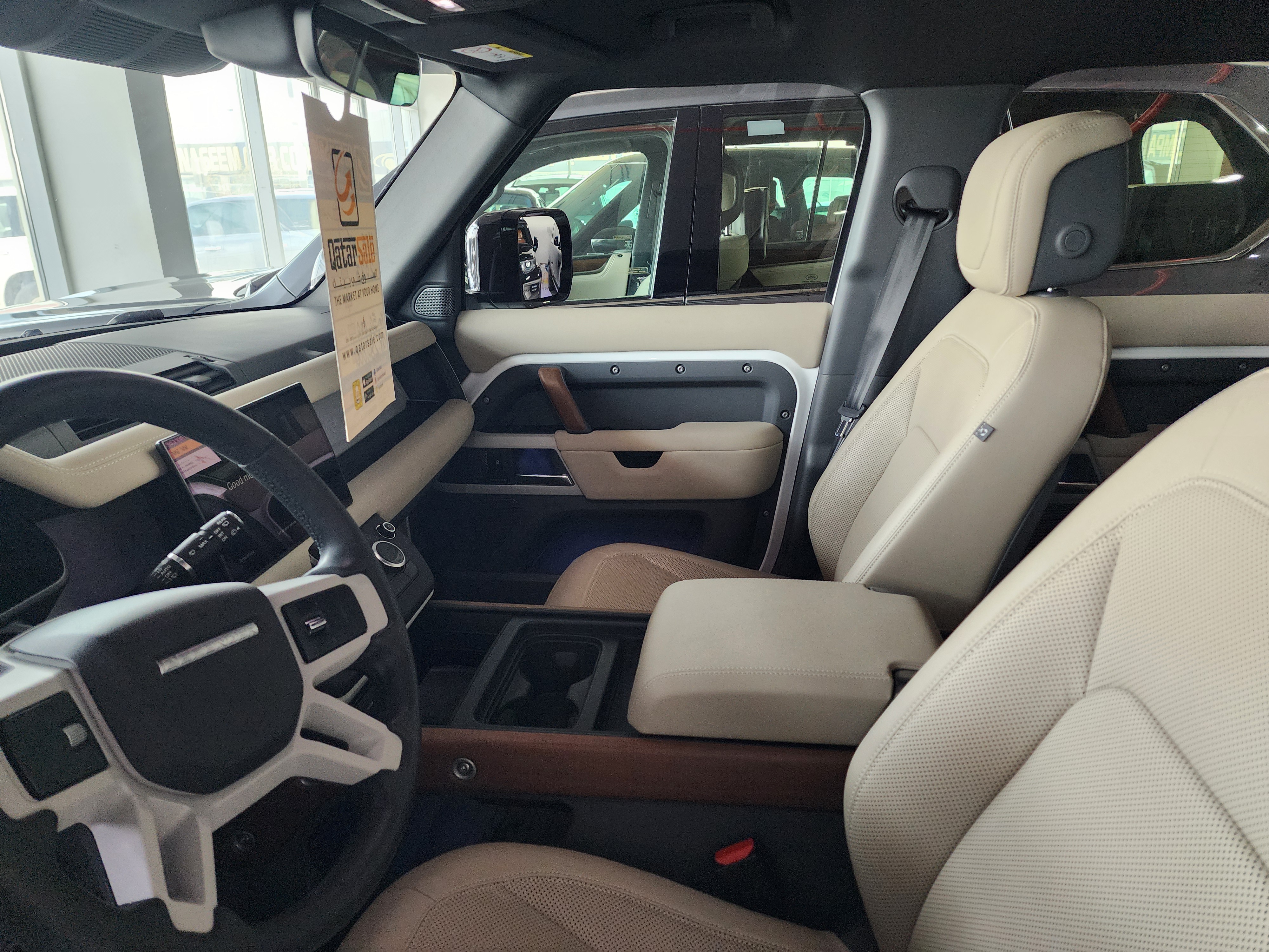 Land Rover Defender 2023 - Image 2