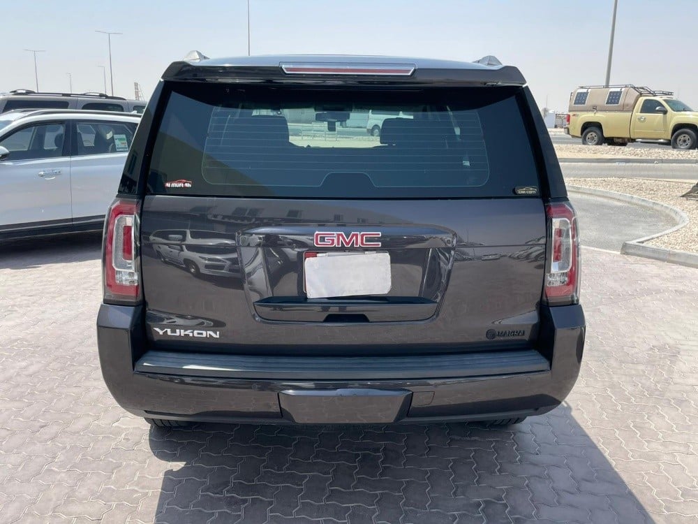 GMC Yukon 2015 - Image 2