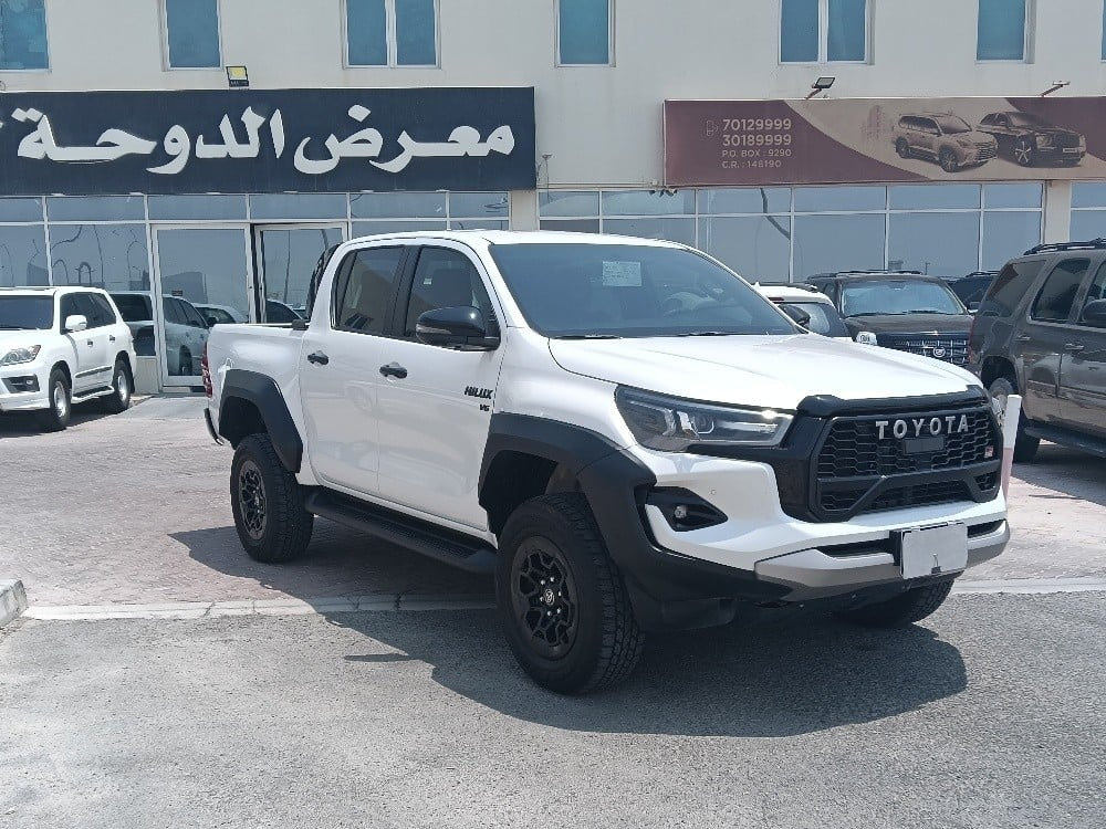 Toyota Hilux 2024 - Image 2