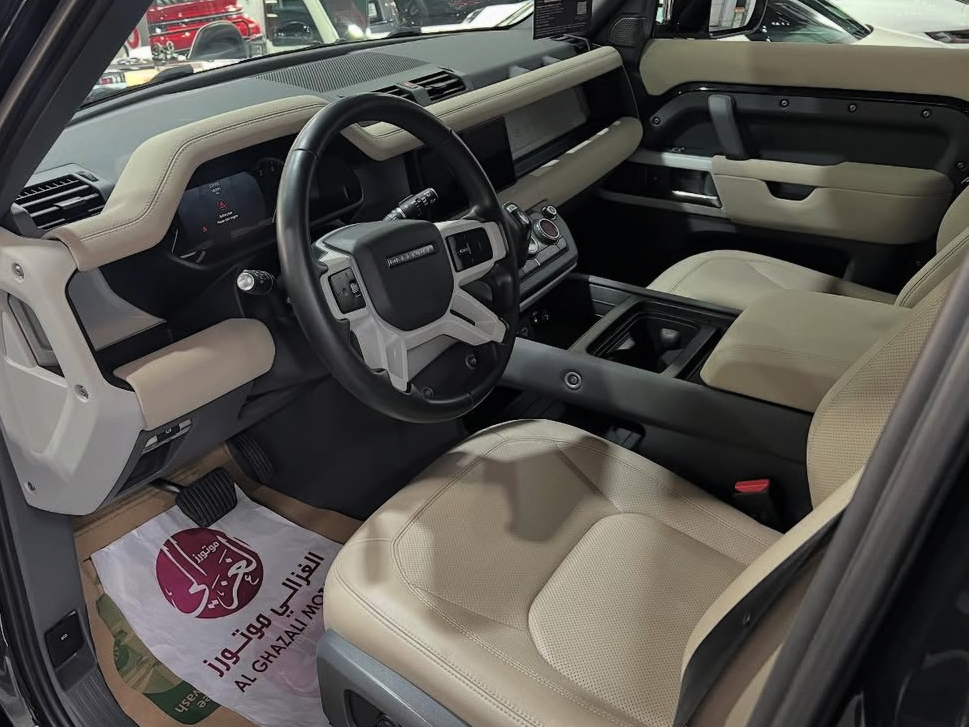 Land Rover Defender 110 2023 - Image 4
