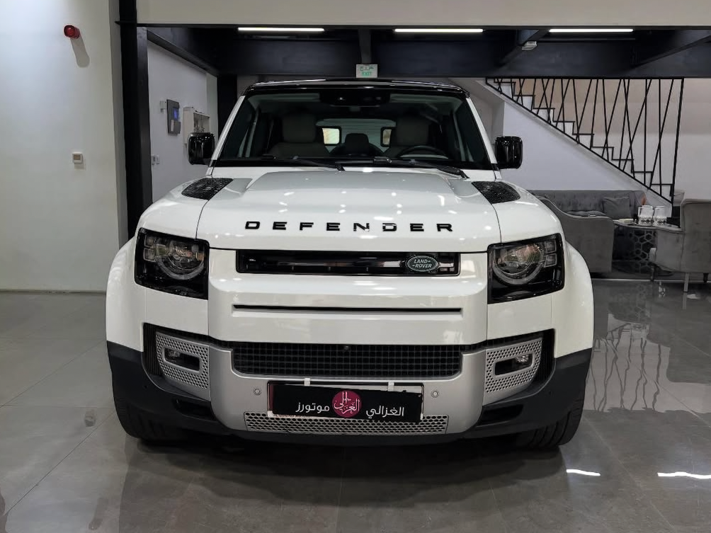 Land Rover Defender 110 HSE 2020 - Image 2