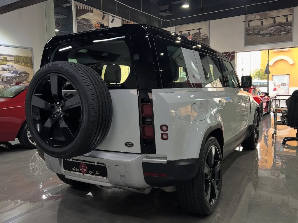 Land Rover Defender 110 HSE 2020 - Image 3