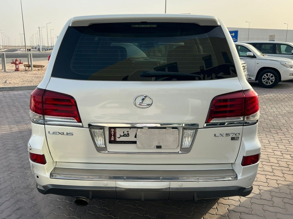 Lexus LX 570 2012 - Image 3
