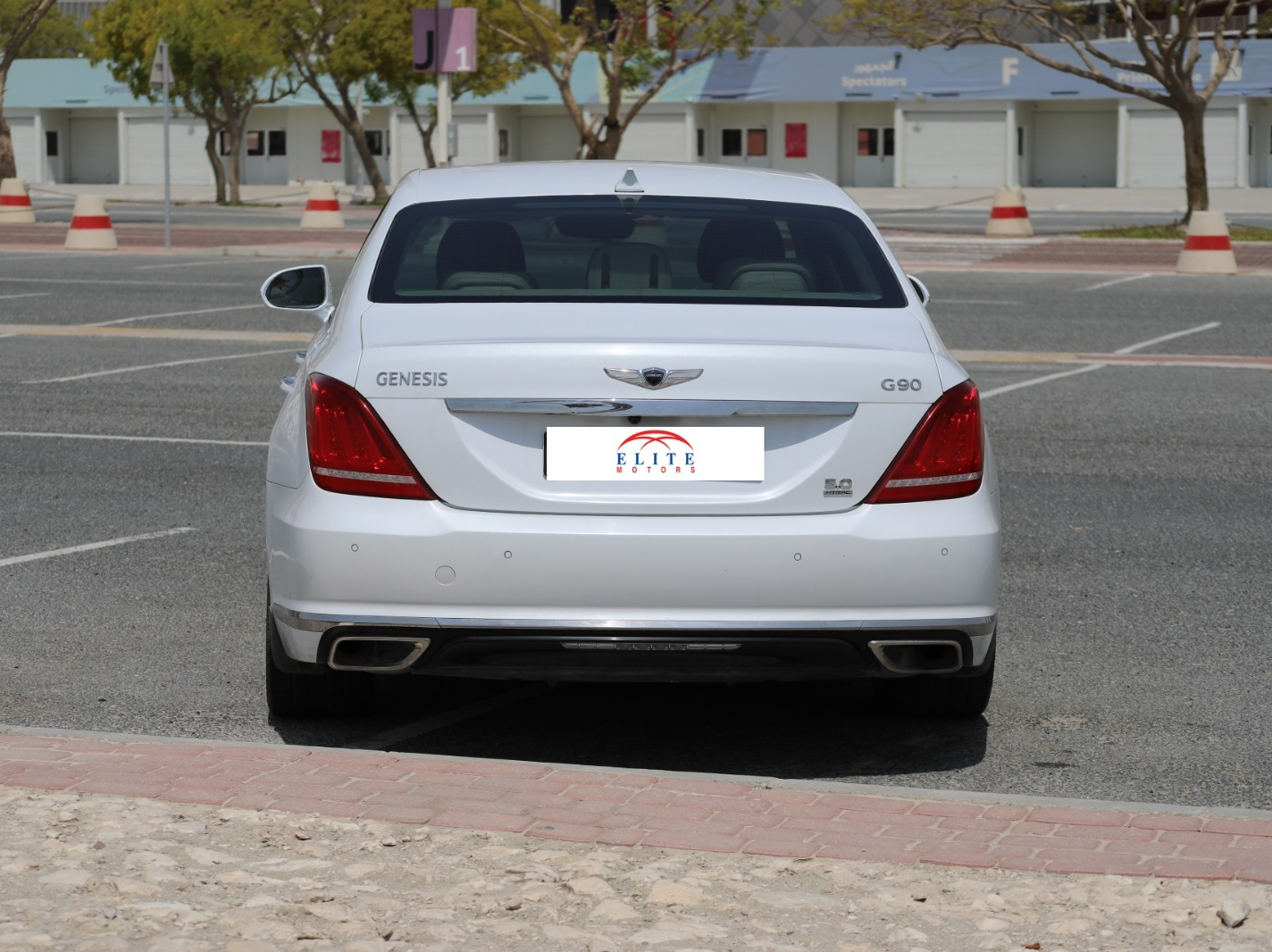 Genesis G90 2017 - Image 4