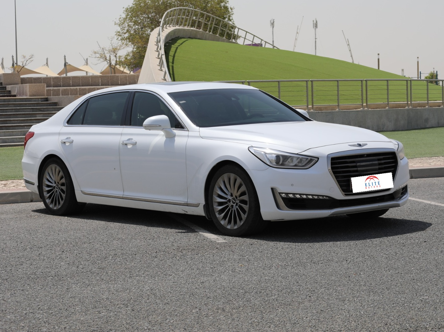 Genesis G90 2017 — photo 10 for sale in Qatar