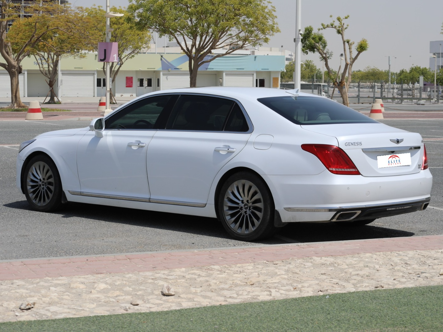 Genesis G90 2017 — photo 11 for sale in Qatar