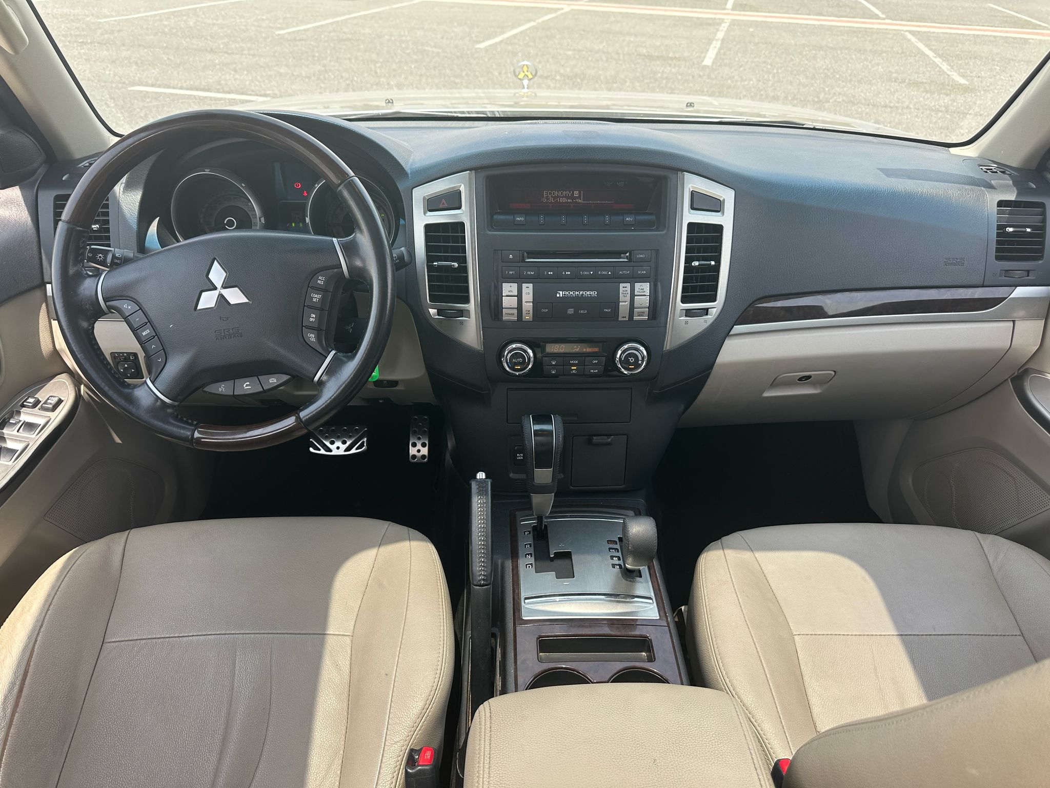 Mitsubishi Pajero 3.5 2015 - Image 2
