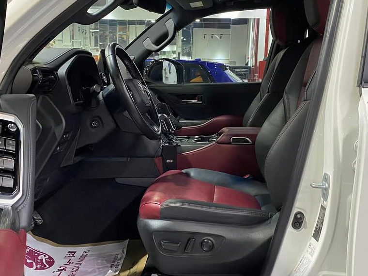 Toyota Land Cruiser G/R 2022 - Image 4