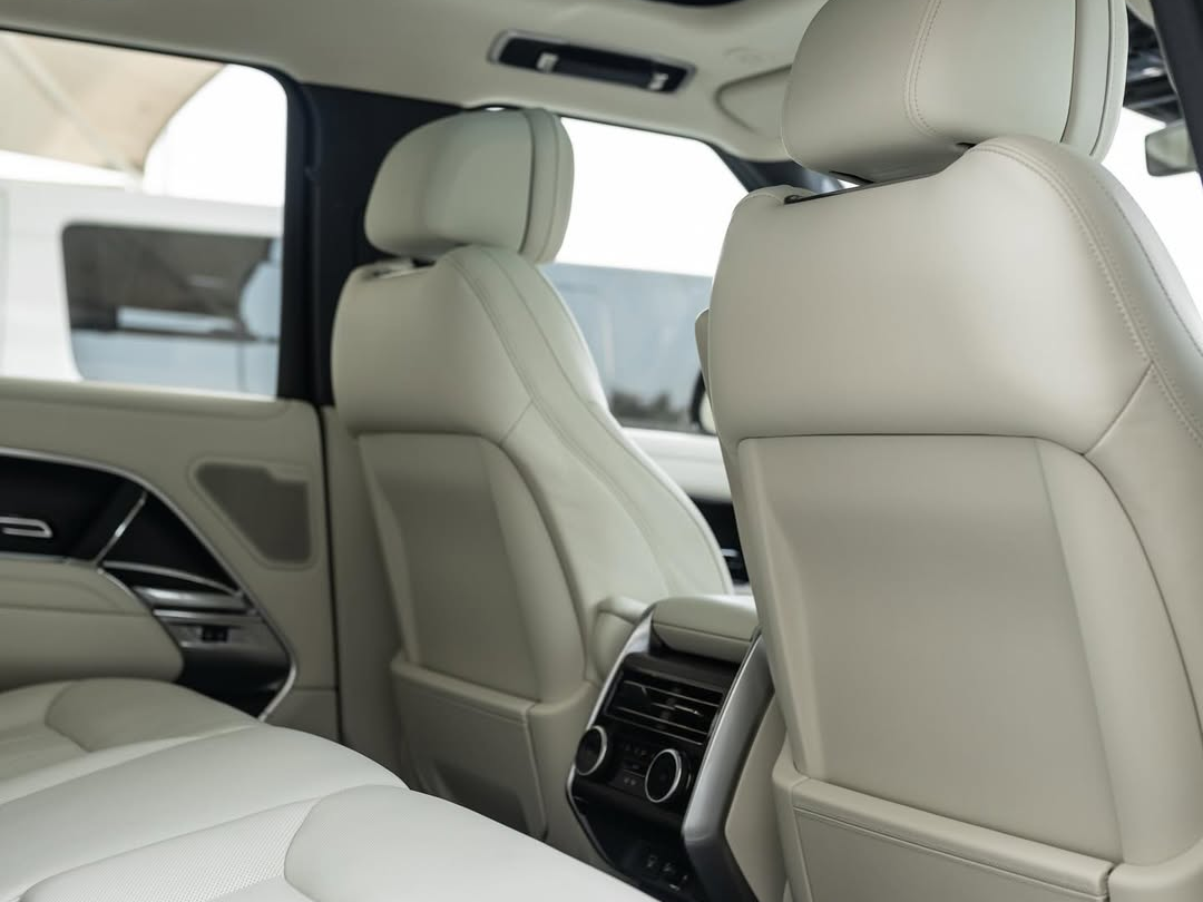 Land Rover Range Vogue HSE 2023 - Image 2
