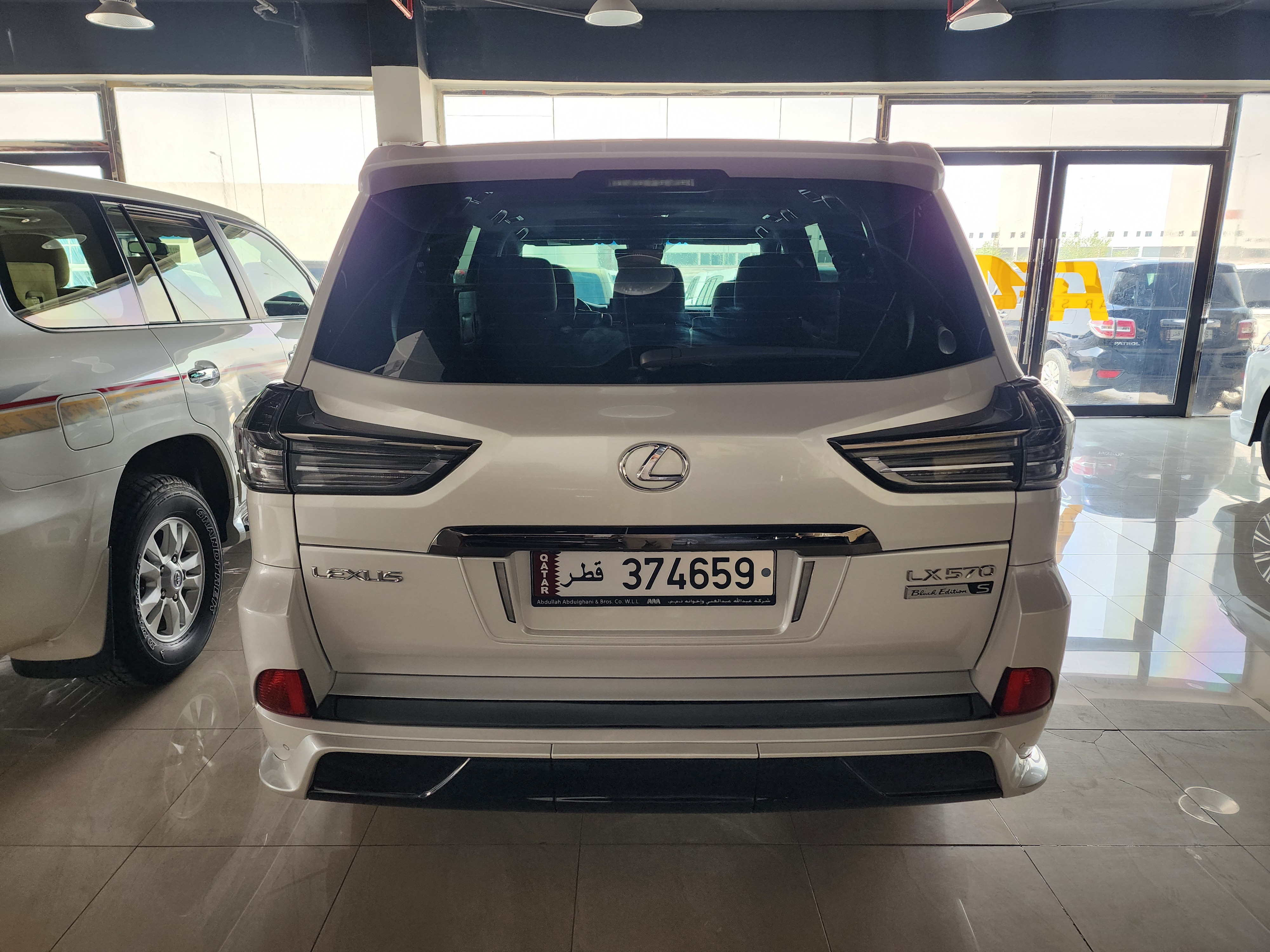 Lexus LX 570 S Black Edition 2019 - Image 2