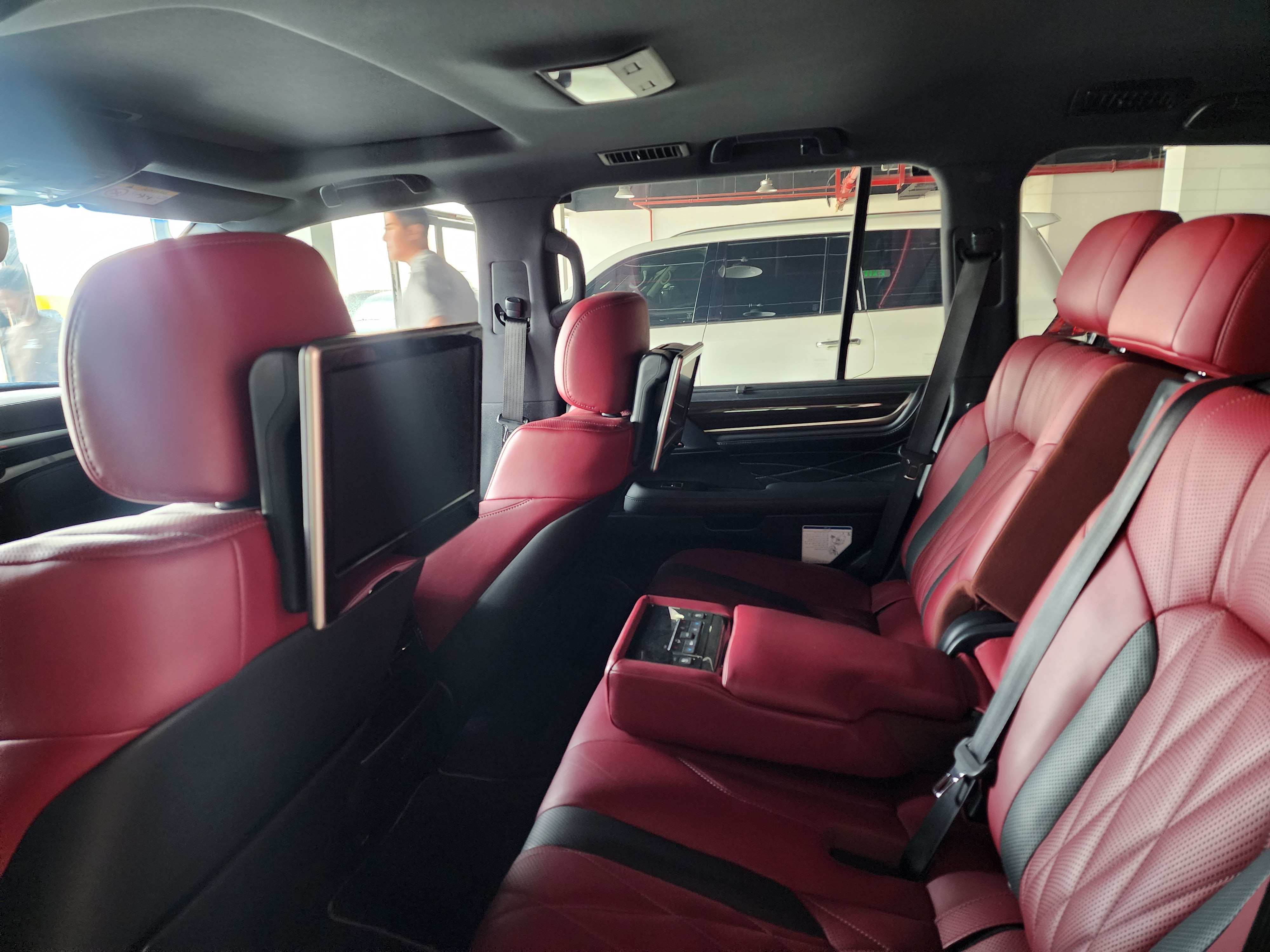 Lexus LX 570 S Black Edition 2019 - Image 3