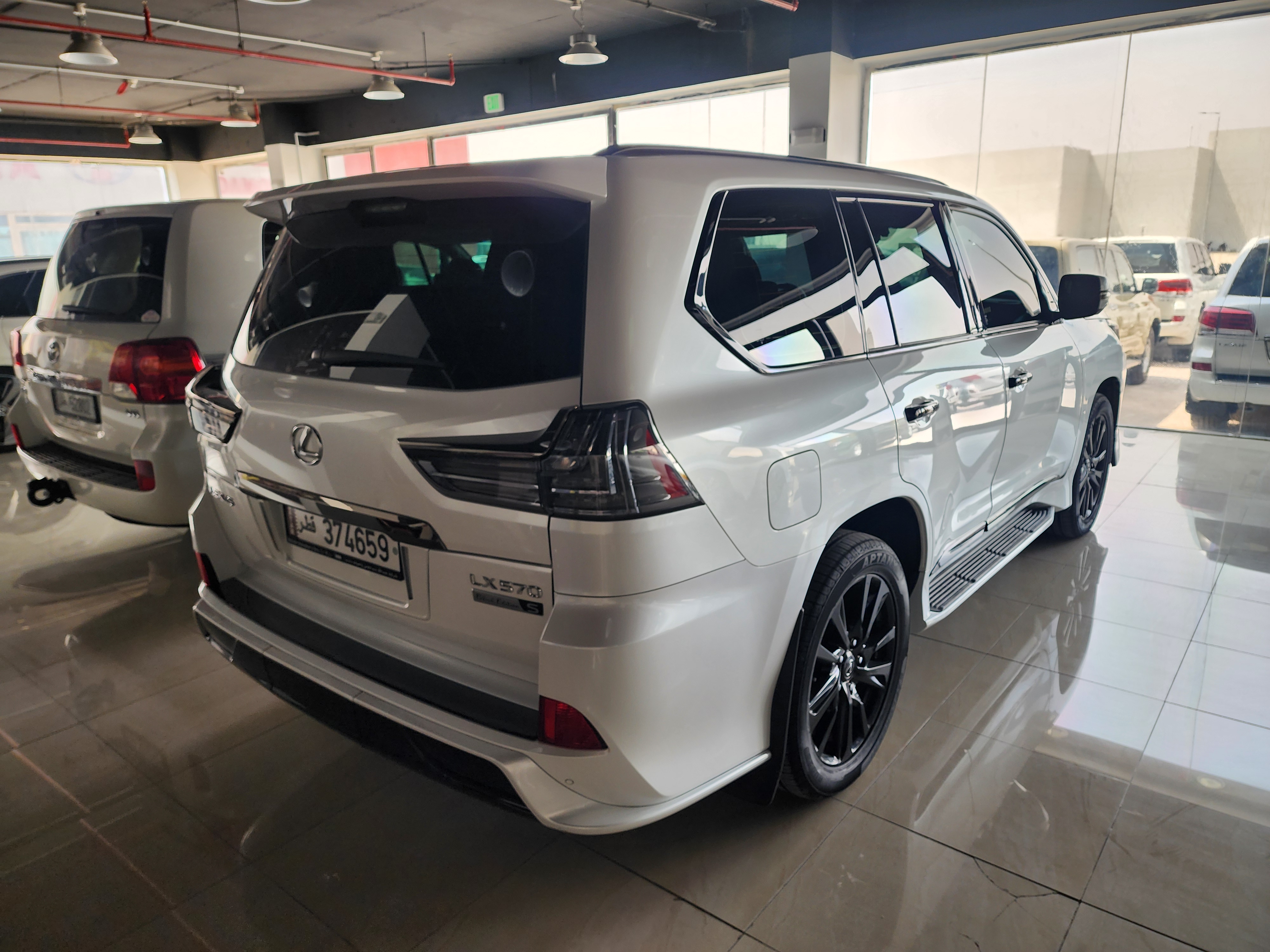 Lexus LX 570 S Black Edition 2019 - Image 4