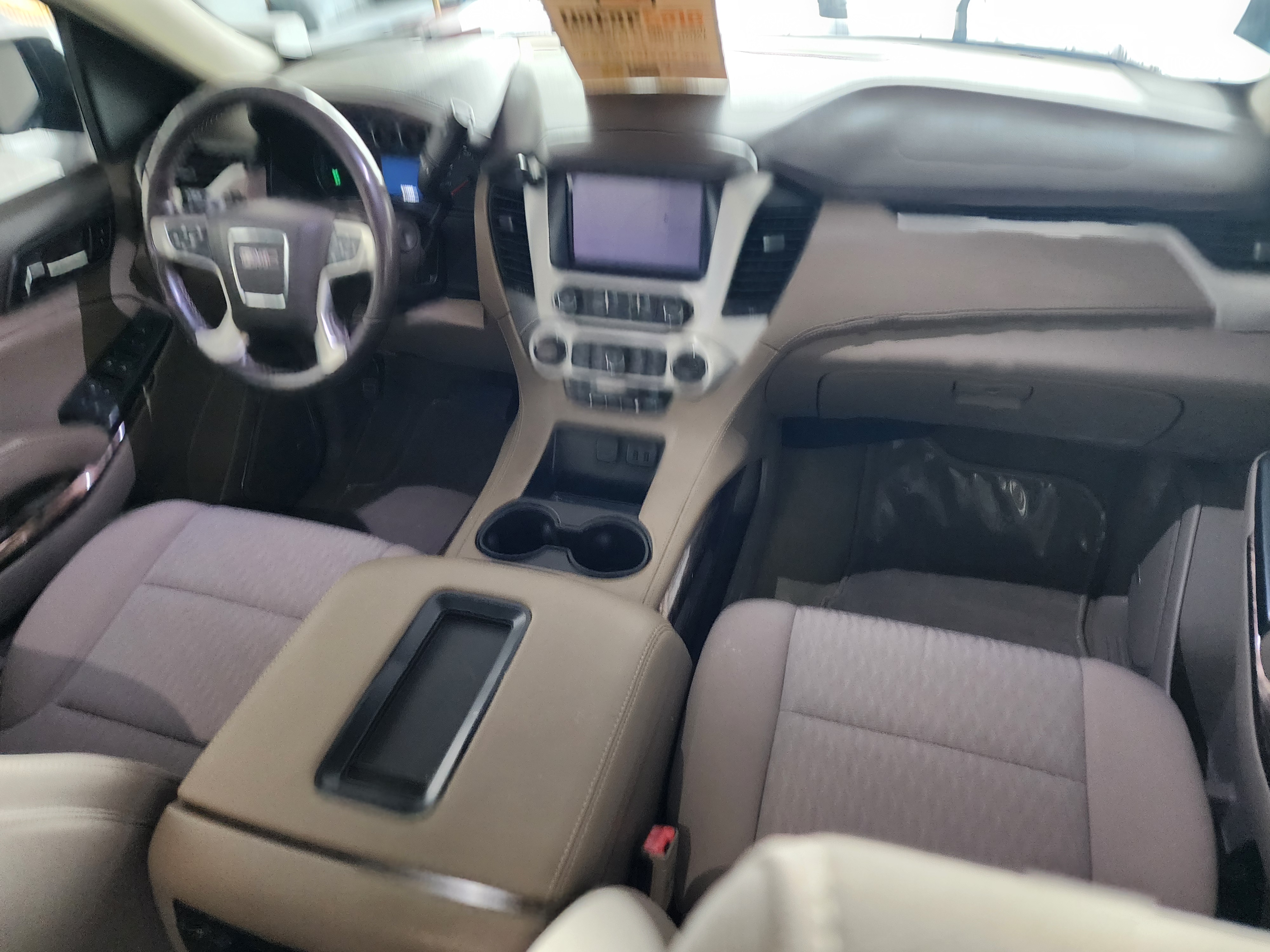 GMC Yukon 2019 - Image 2