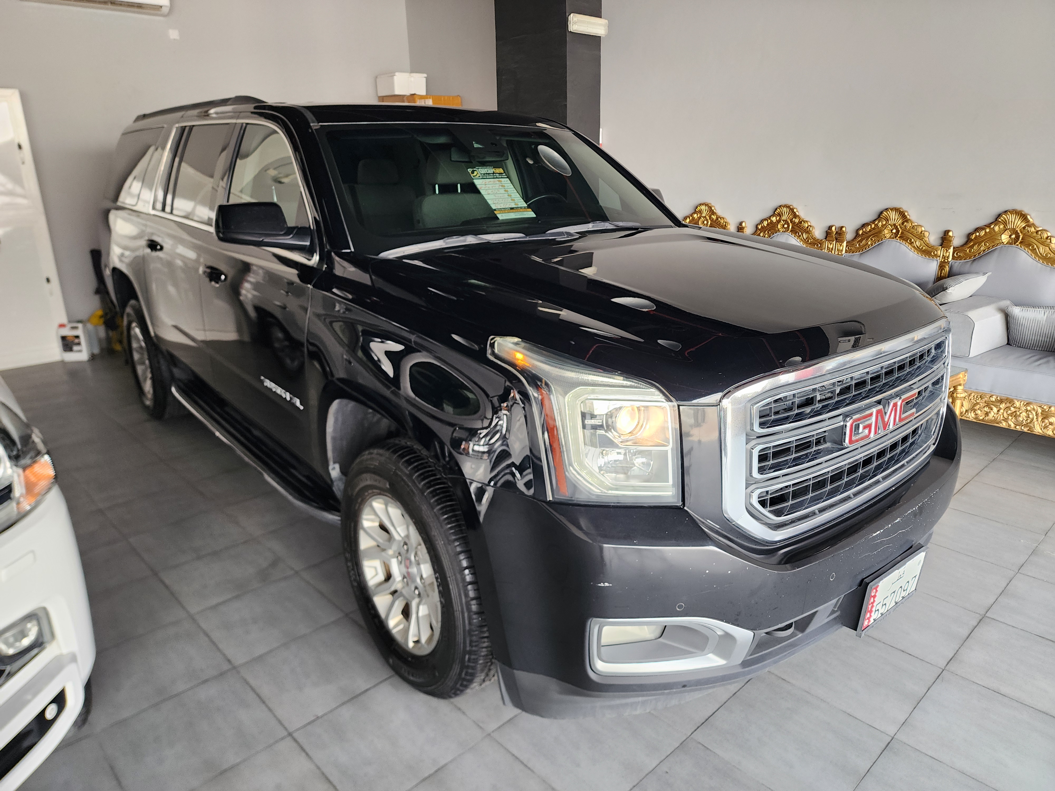 GMC Yukon 2019 - Image 3